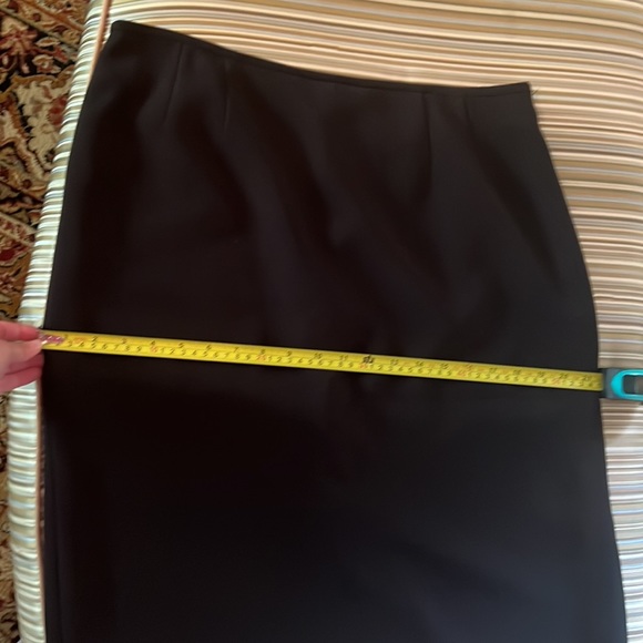 Kasper - women’s classic, timeless black suit. Jacket and matching skirt set. - Picture 6 of 11